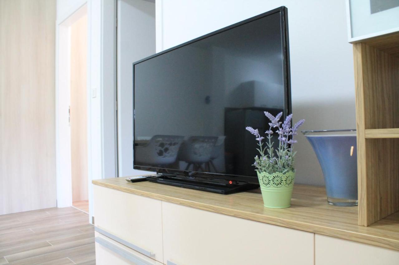 Apartmani Matea Cres Bagian luar foto