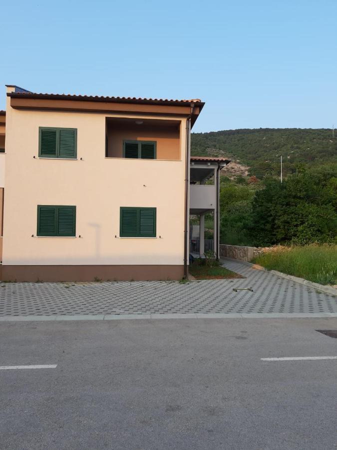 Apartmani Matea Cres Bagian luar foto