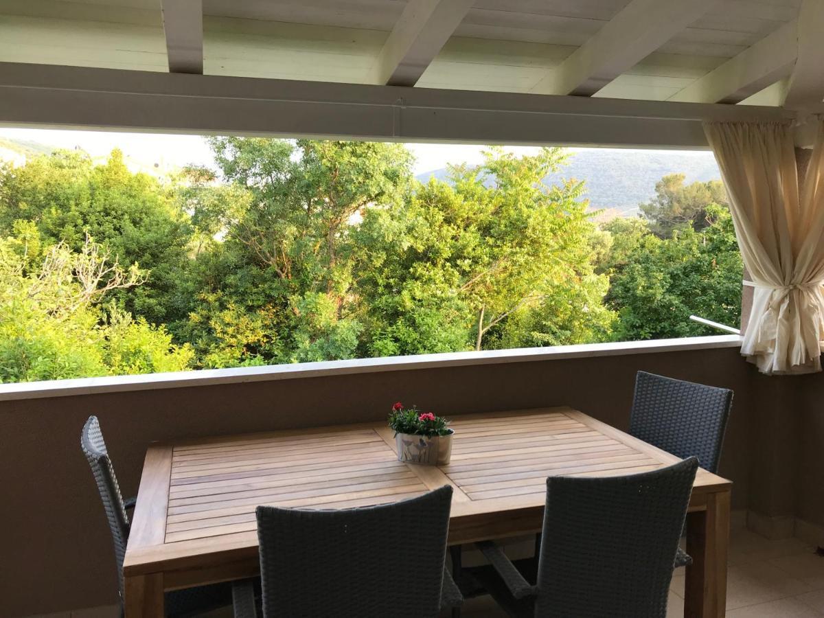Apartmani Matea Cres Bagian luar foto