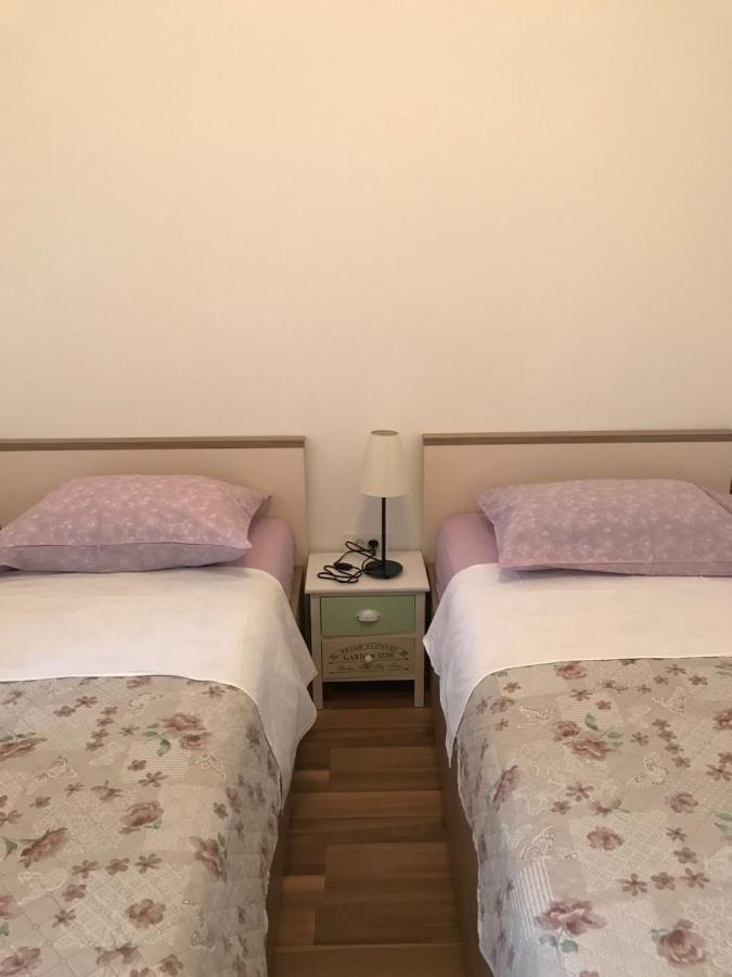 Apartmani Matea Cres Bagian luar foto