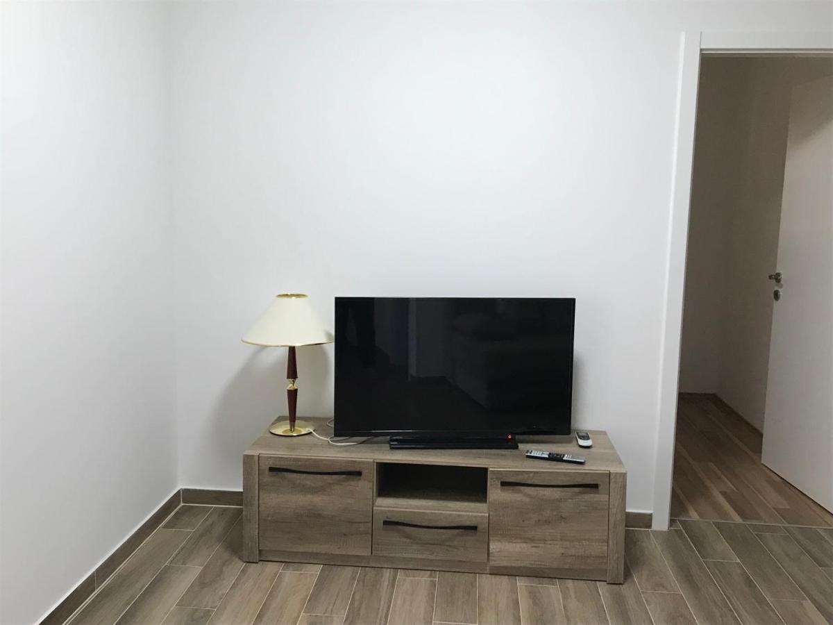 Apartmani Matea Cres Bagian luar foto